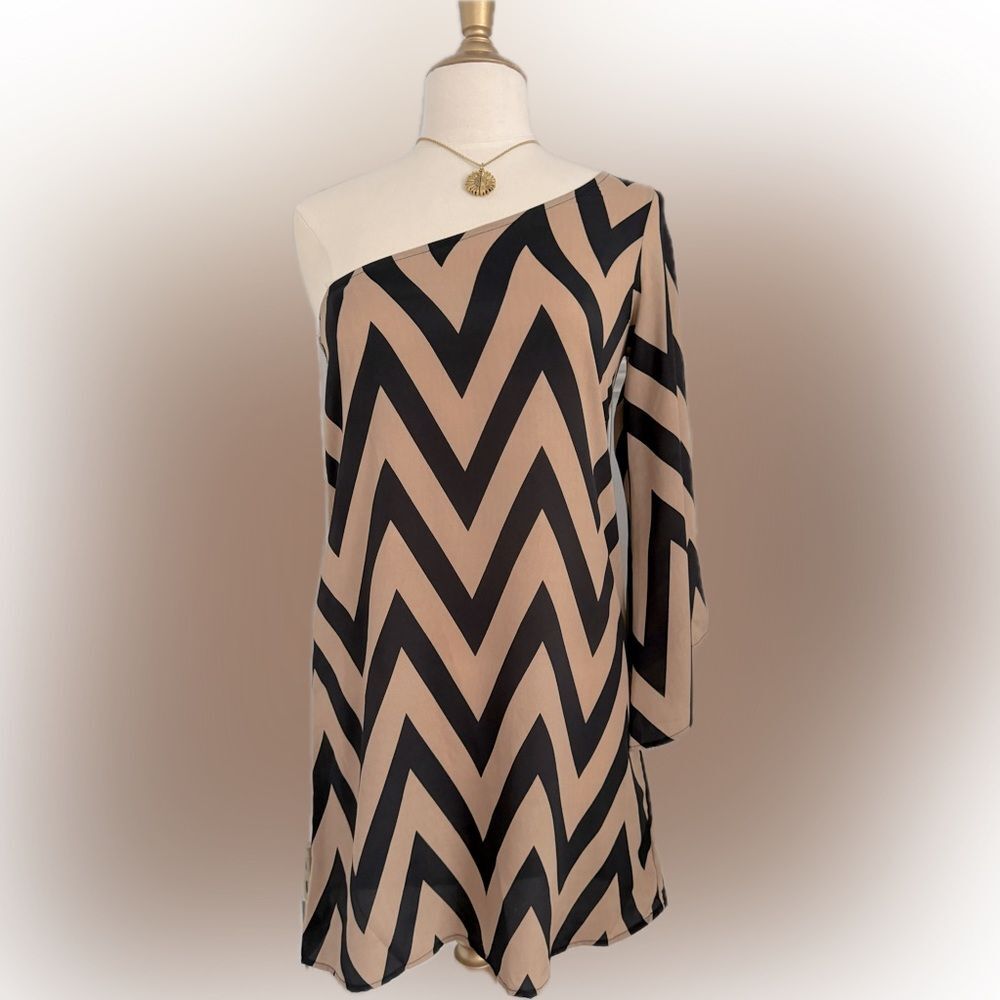5th Culture one-shoulder black & tan boutique dress!